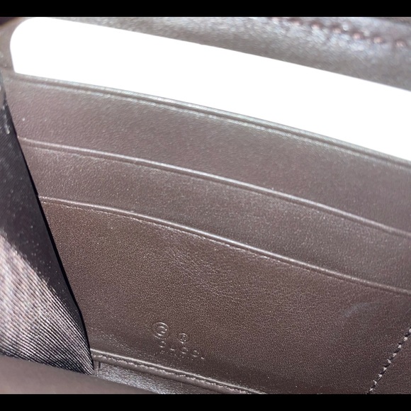 Gucci Zip Around Wallet - Picture 8 of 8